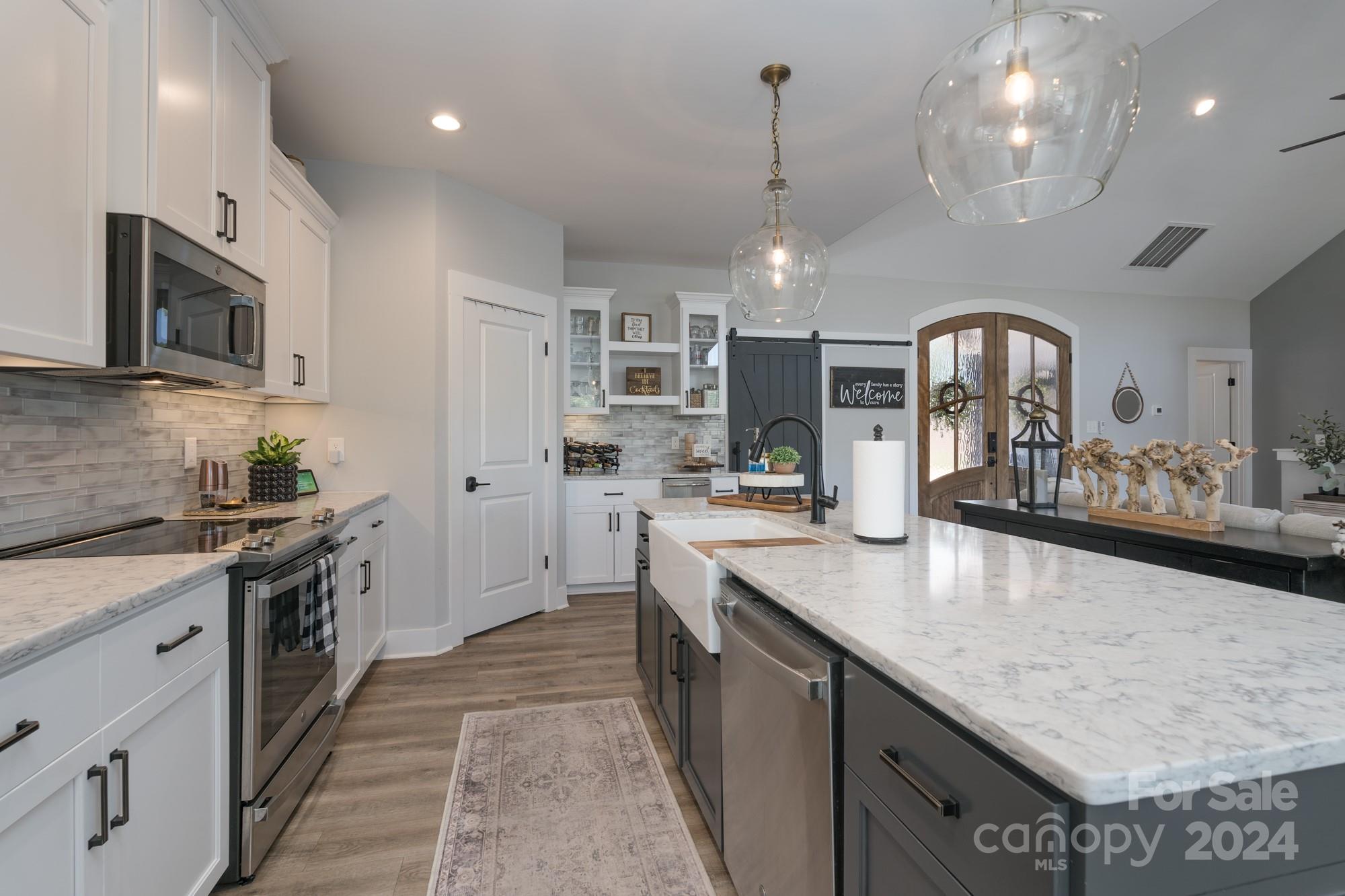 376 Landing Trail