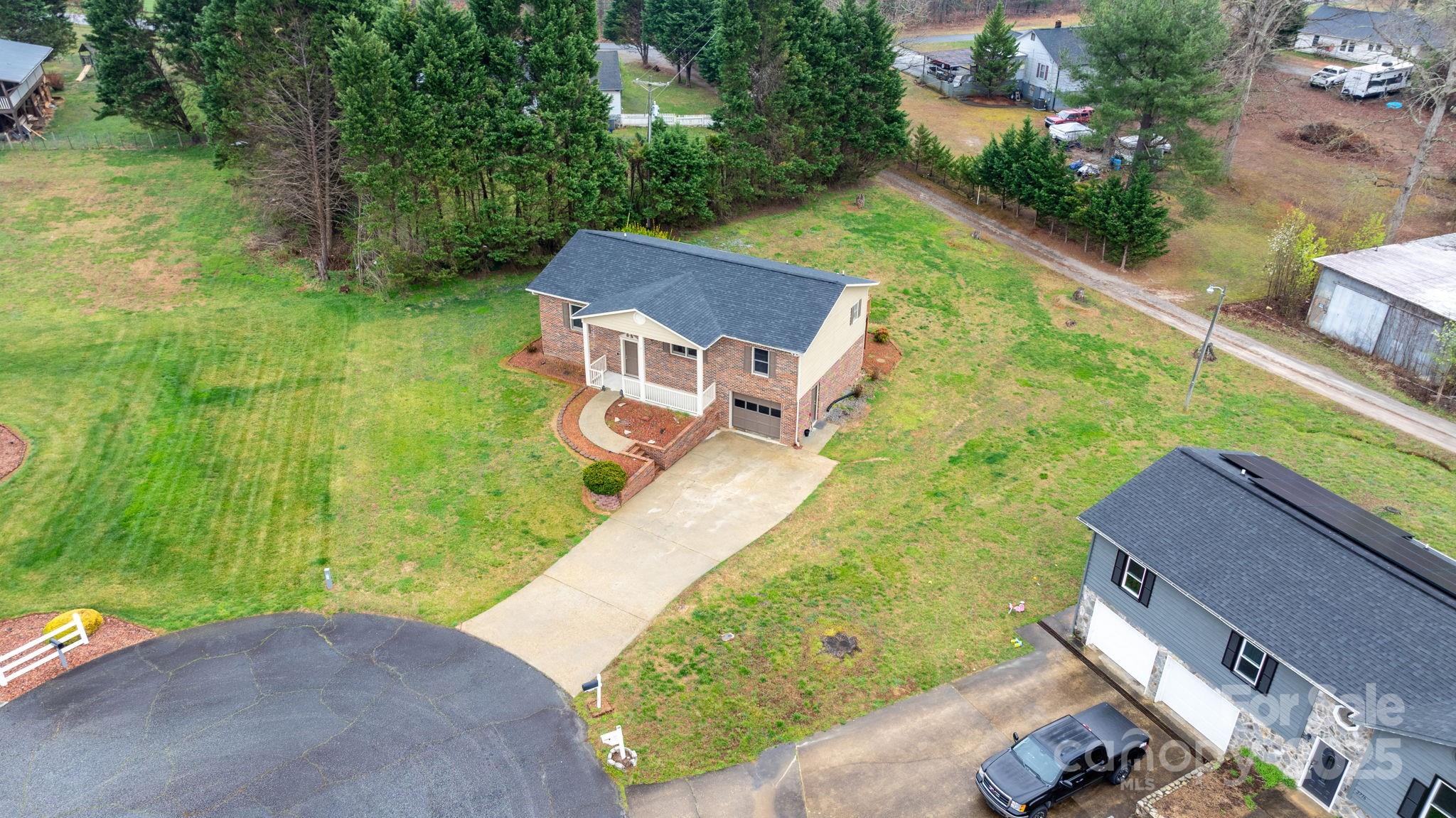 2711 Jordan Place