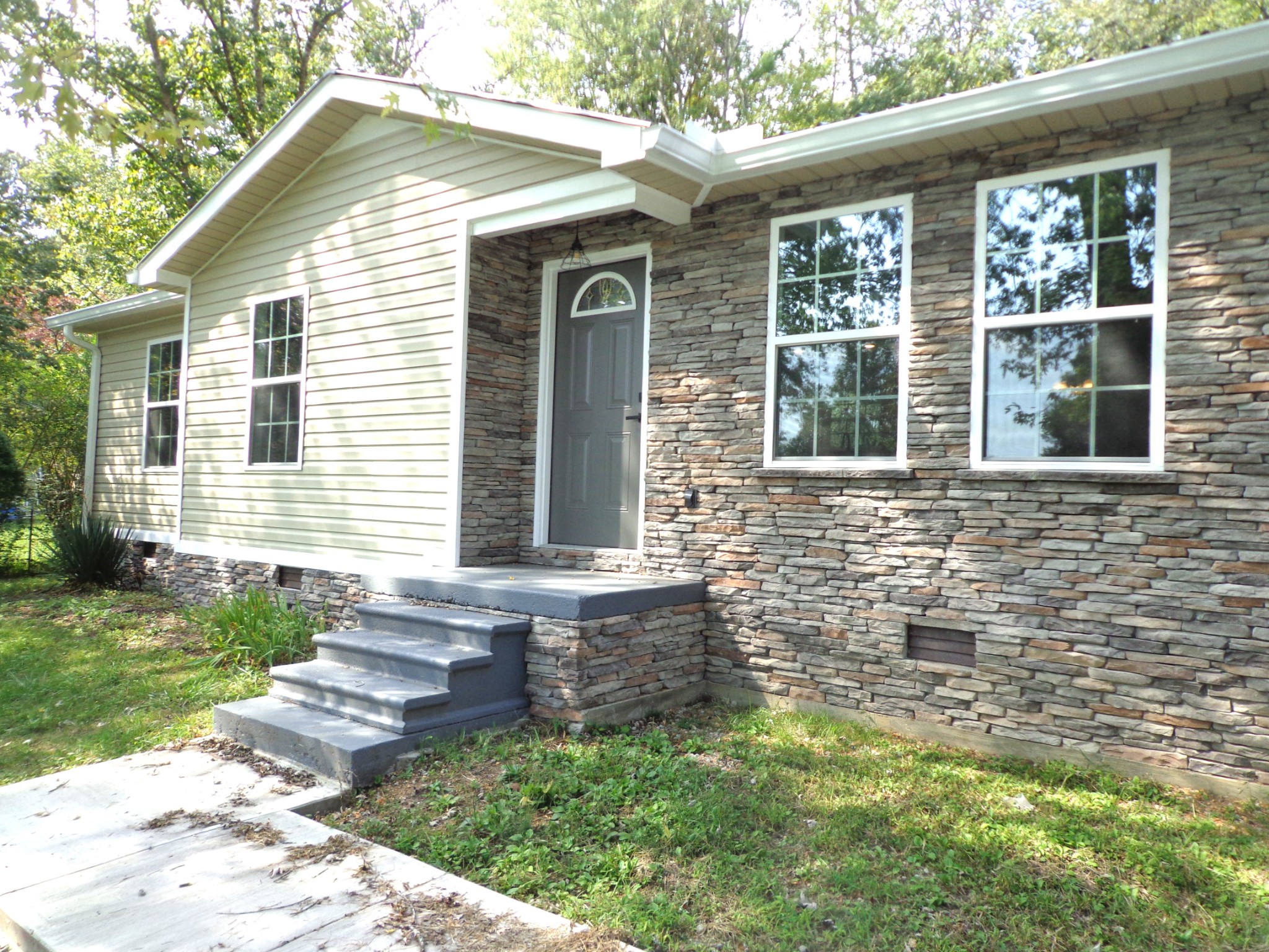 32 Circle Dr