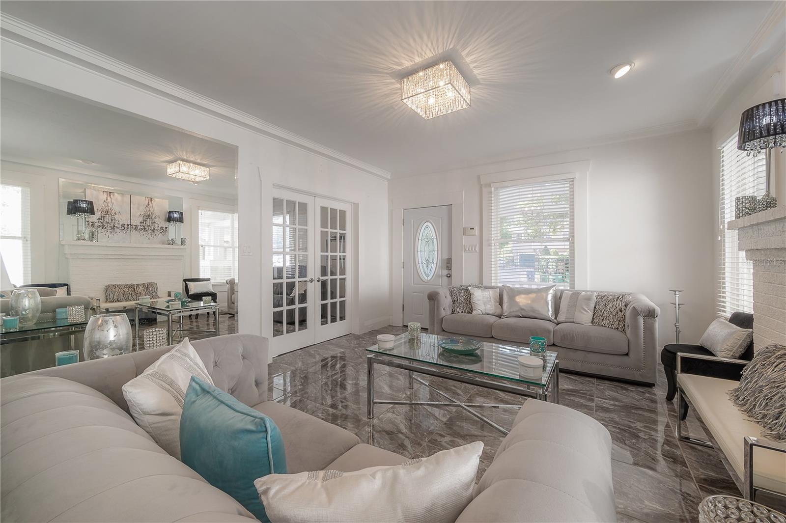 2921 W El Prado Boulevard