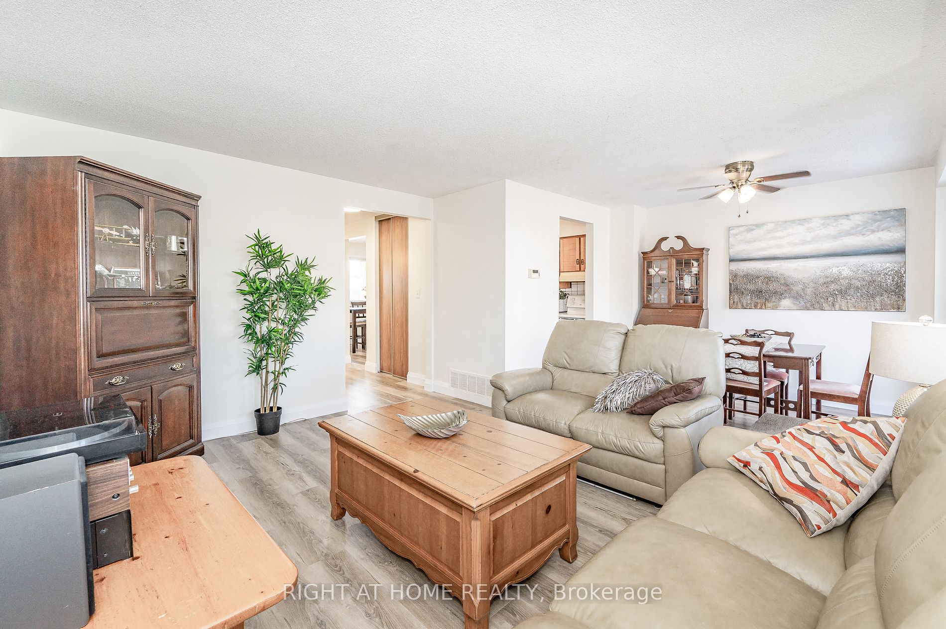 2211 Manchester Dr