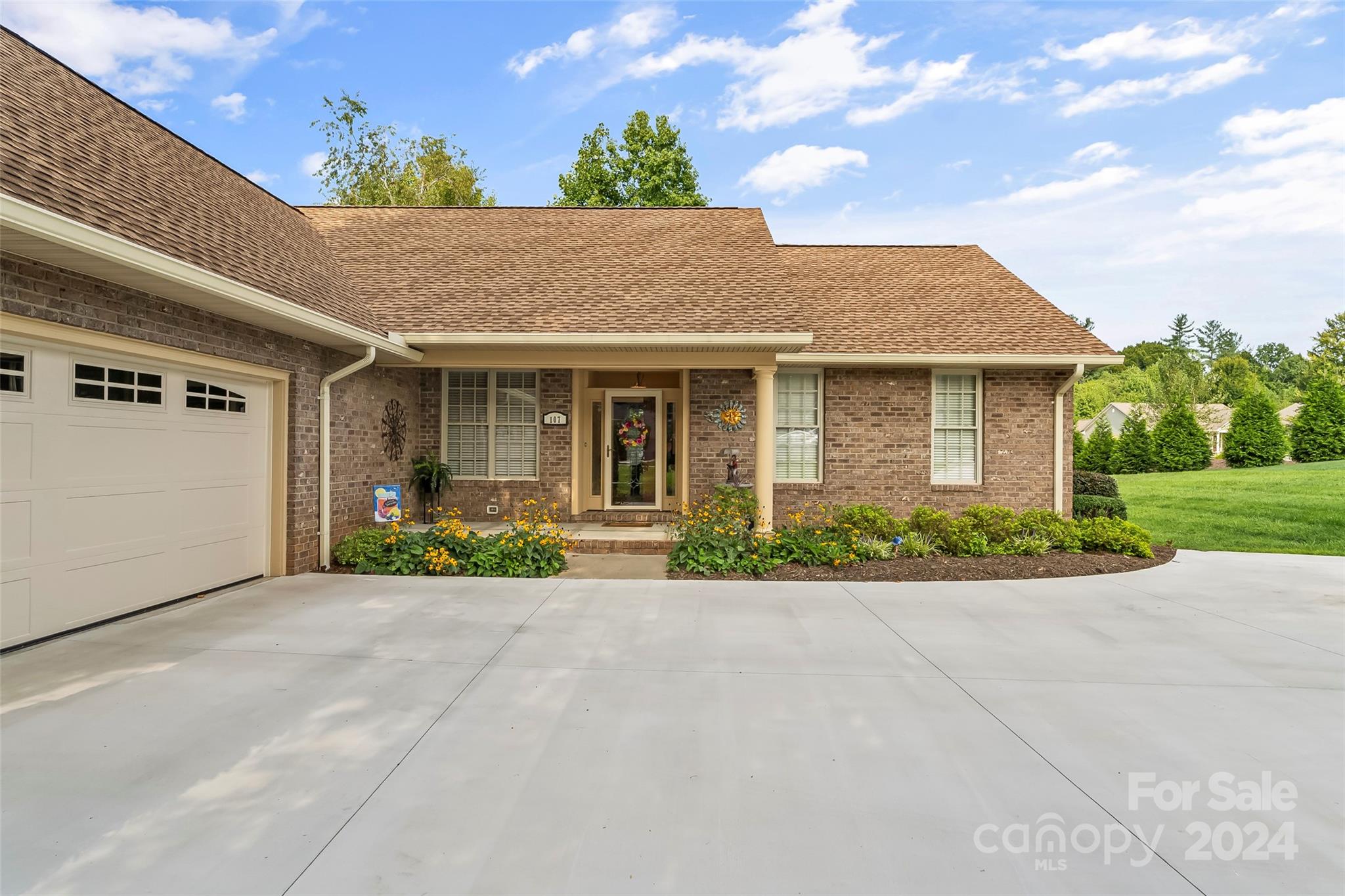 107 Crosscreek Drive