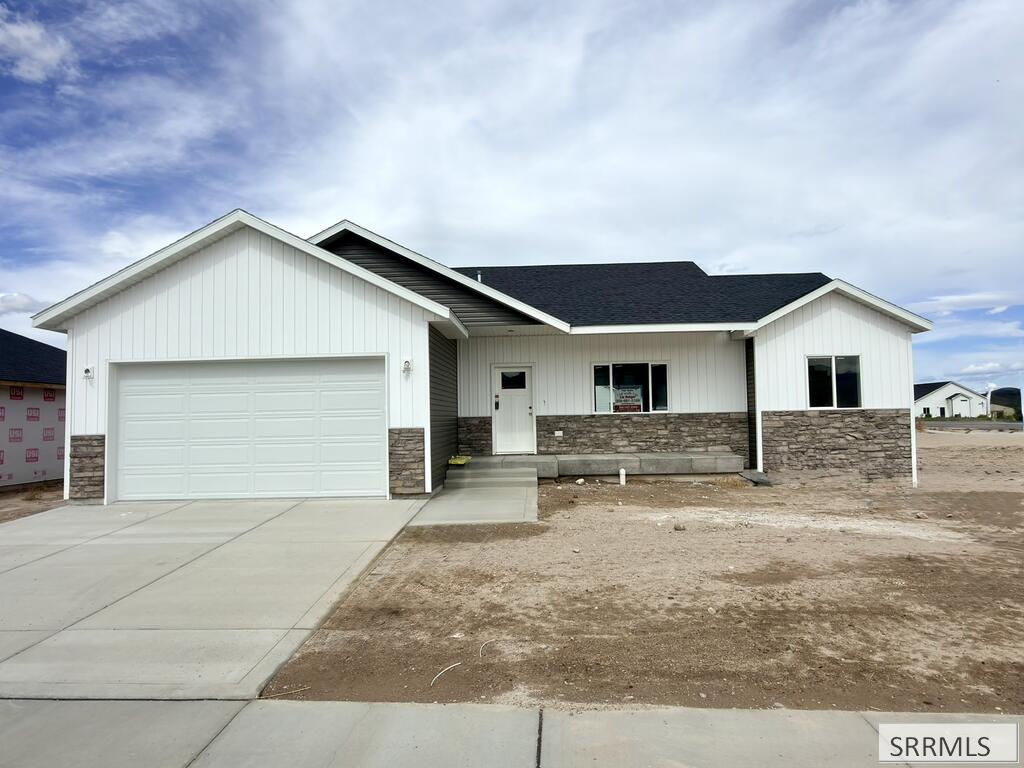 1160 Alpine Ave