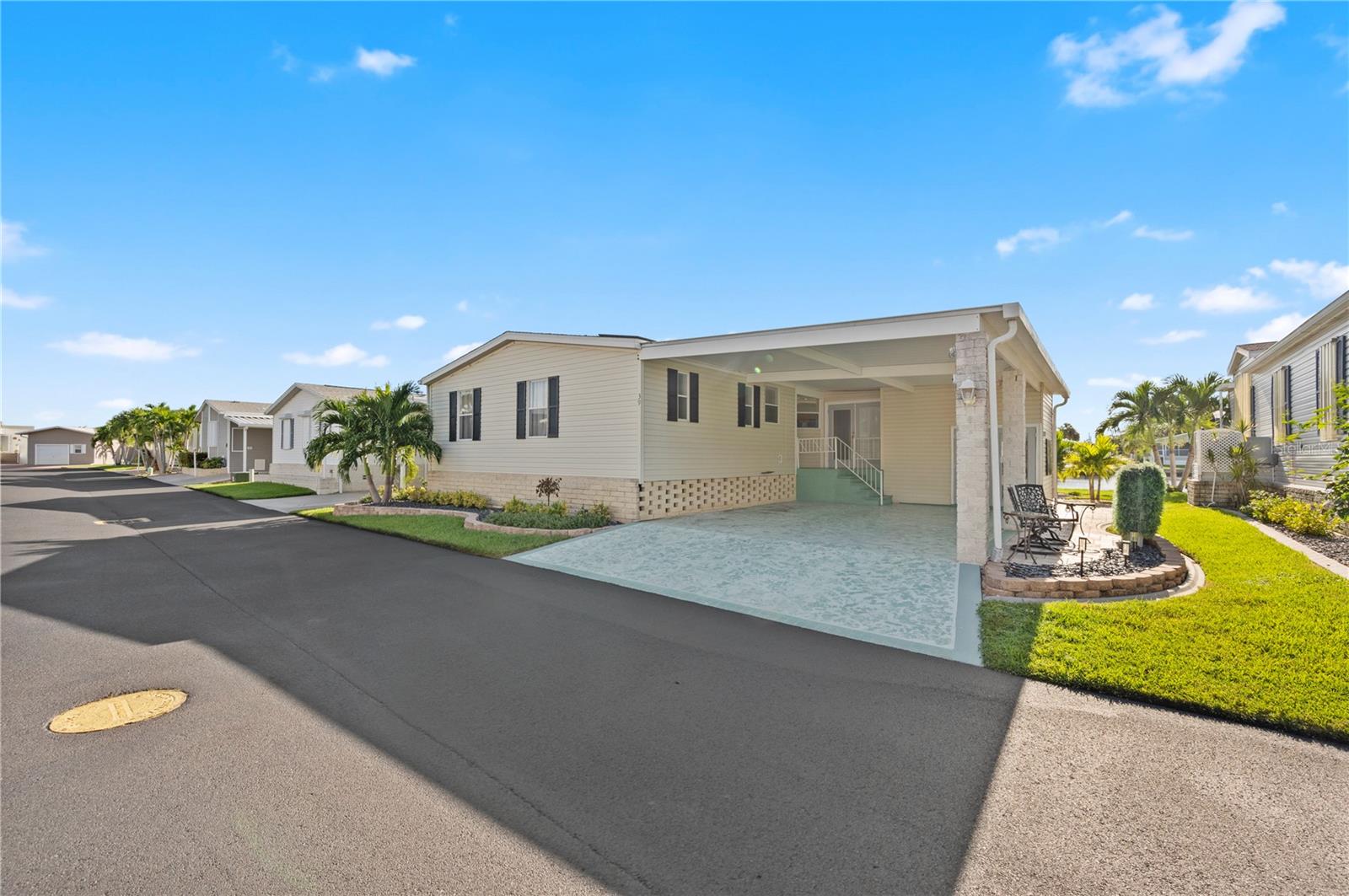 39 Emden Circle