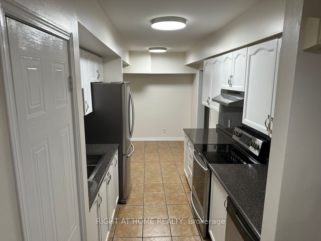 60 Sidney Belsey Cres 103