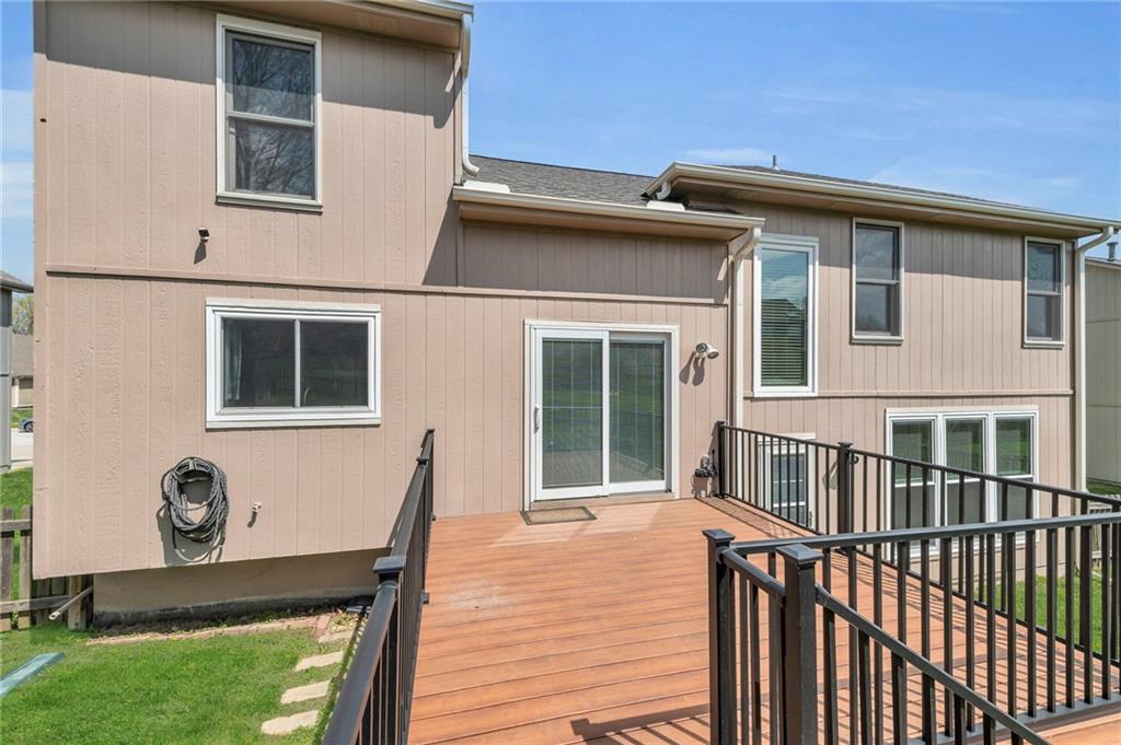 7442 N Sycamore Avenue