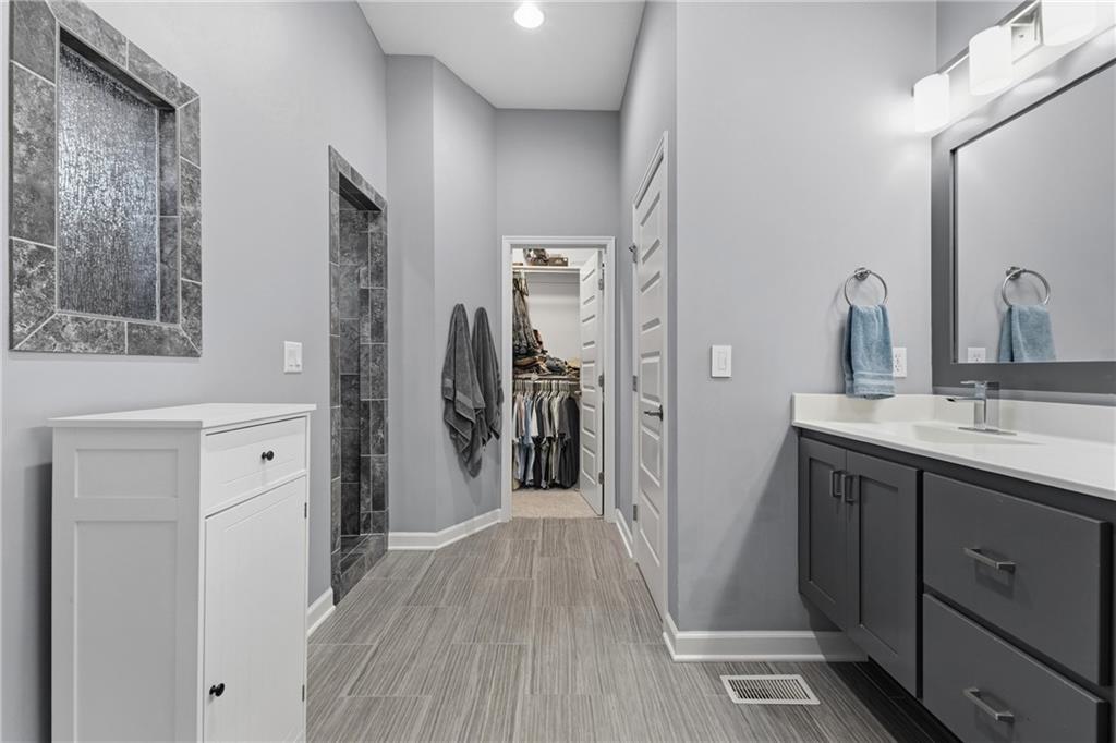 10512 N Euclid Avenue