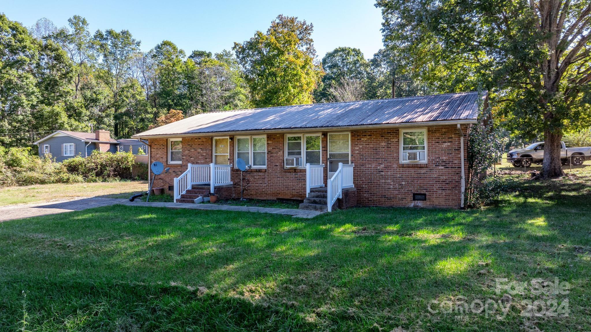 1816 & 1818 22nd Street NE