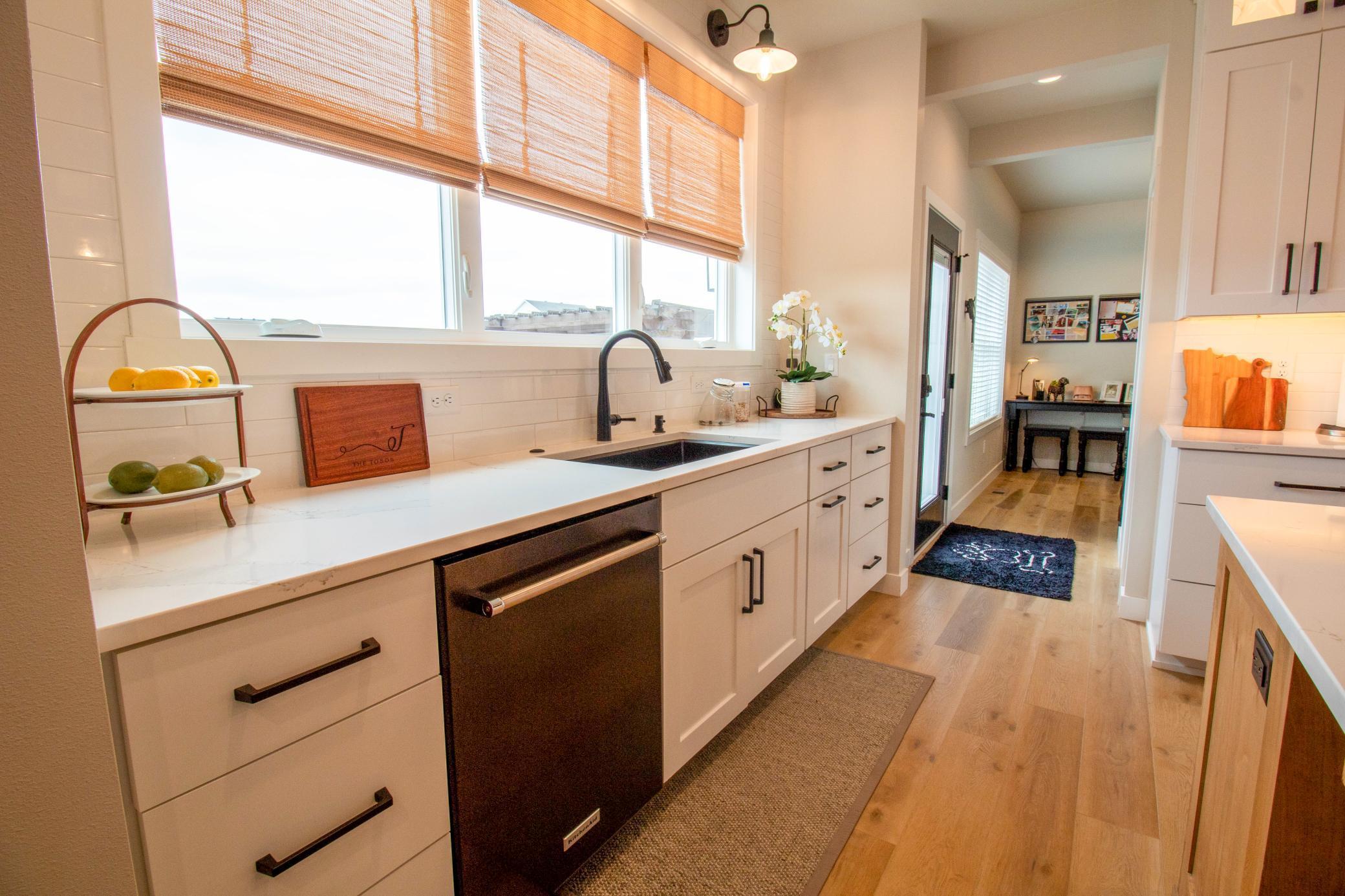 8825 Meadowlark Parkway