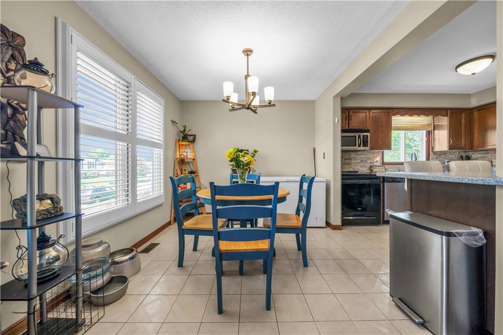 3929 Vineyard Crescent