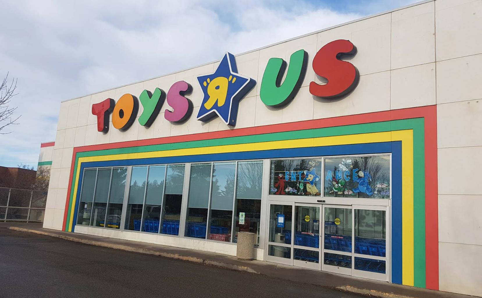 One of a kind opportunity to acquire 32,000 sqft+ building sitting on 2.79 Acres located in downtown Lethbridge with excellent access to the crows nest highway and scenic drive N. Currently operating as a Toy R Us Retail store, this property is shadow anchored by Park Place Mall one of the largest shopping malls in the city and offers immense parking with an opportunity to re-develop, add additional pad sites, or building. Location matter and this site has it all! Do not miss this opportunity to own this property for your own business or add it to your holing portfolio.
