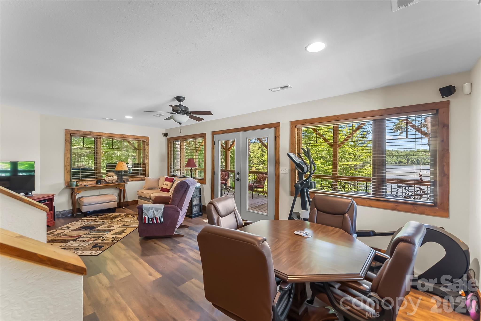 590 Larkhaven Drive