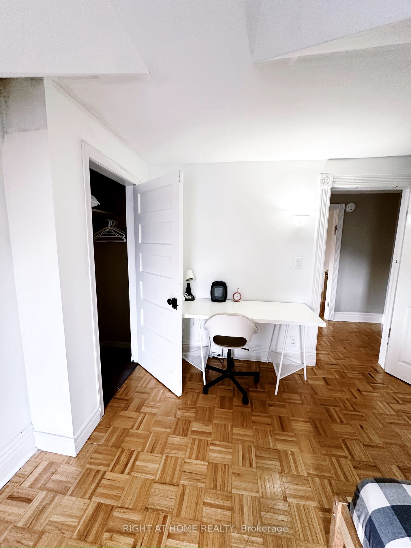 12 N Foxley St 2nd/3rd