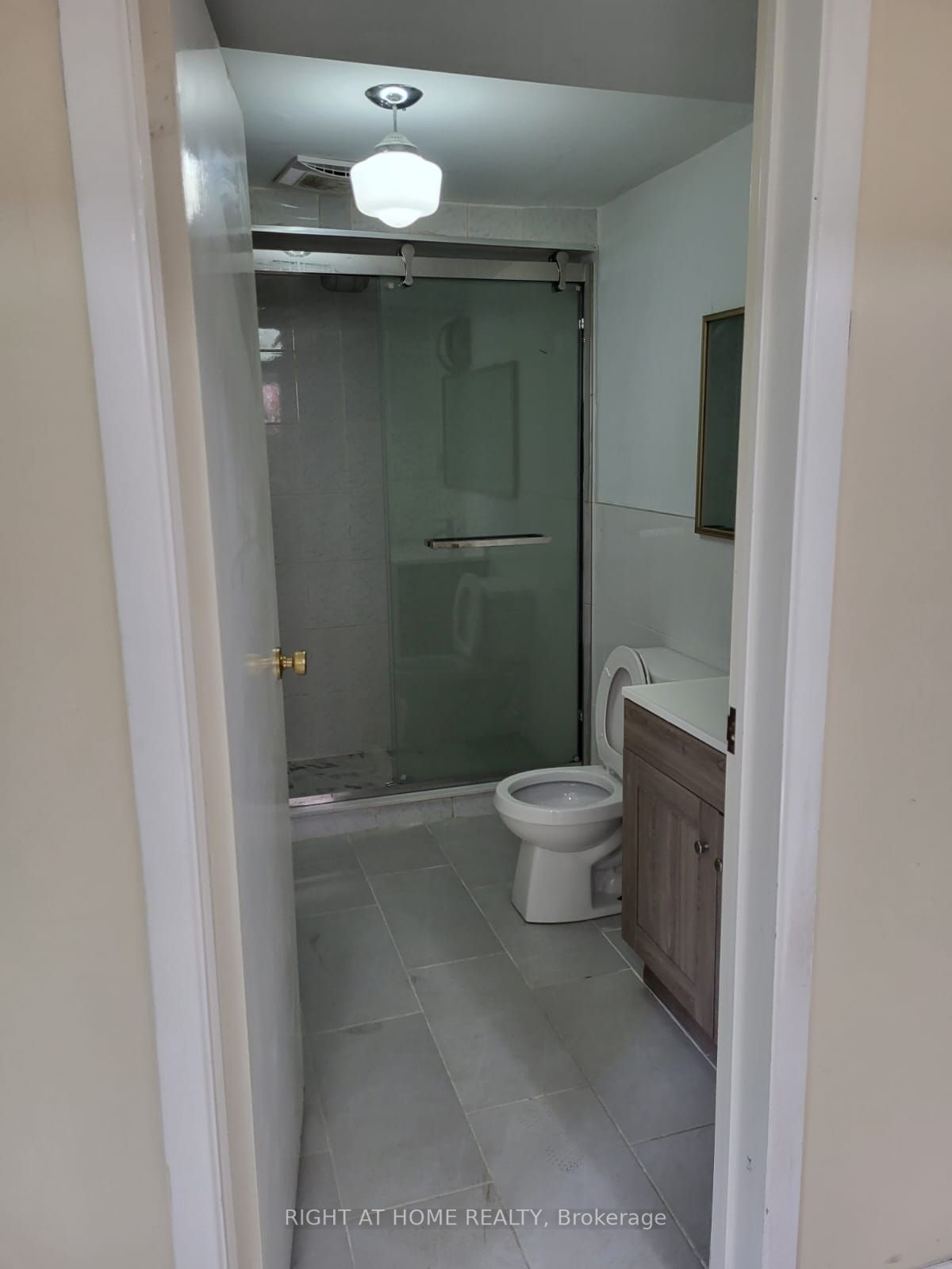 38 S Tinder Cres Bsmt