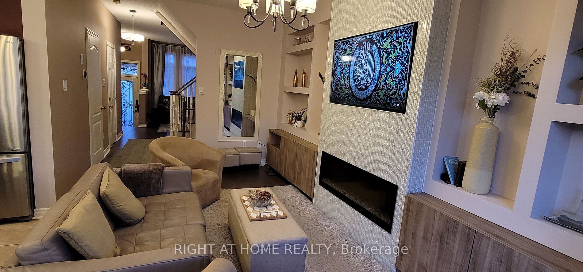 5570 Waterwind Cres