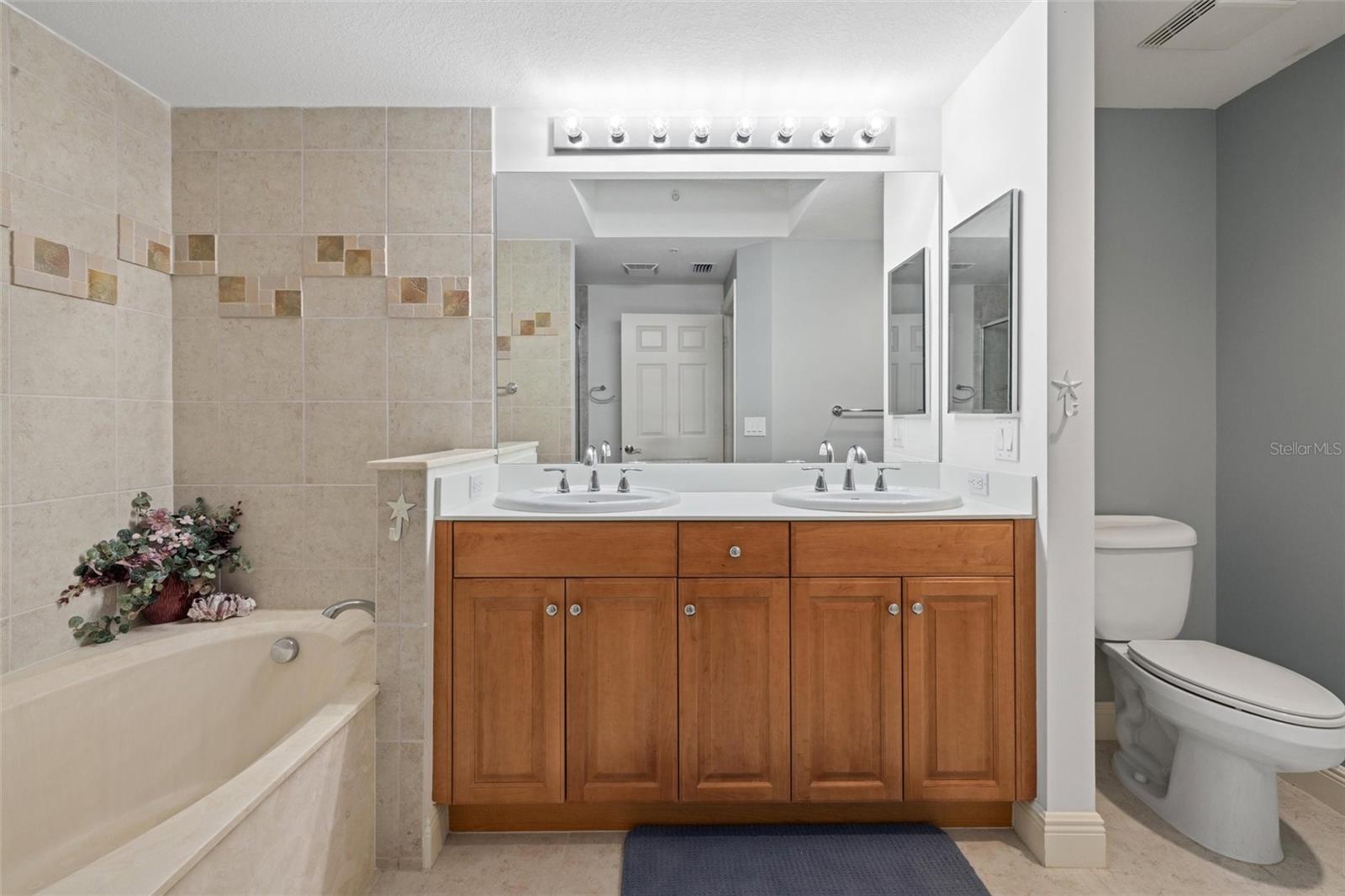 800 N Tamiami Trail 103