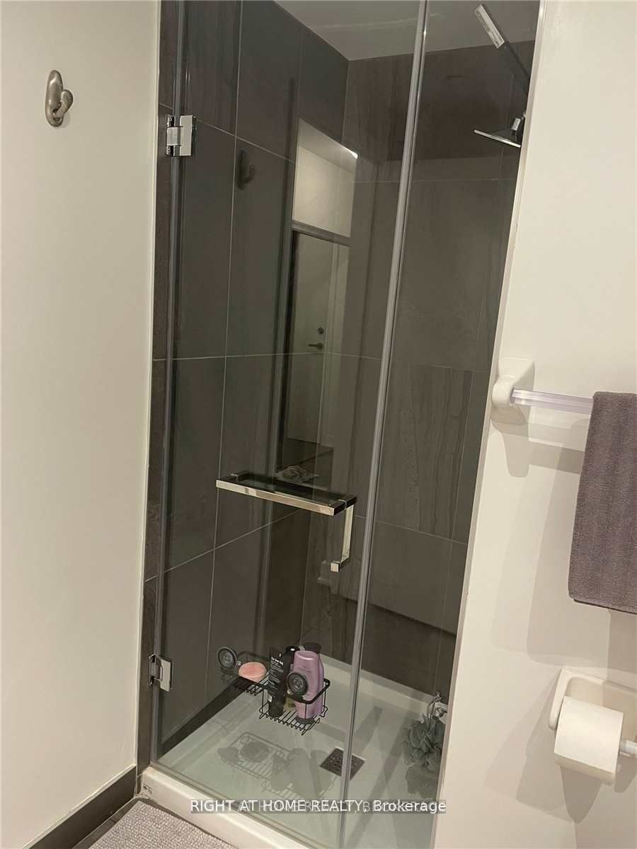 99 Broadway Ave 2408