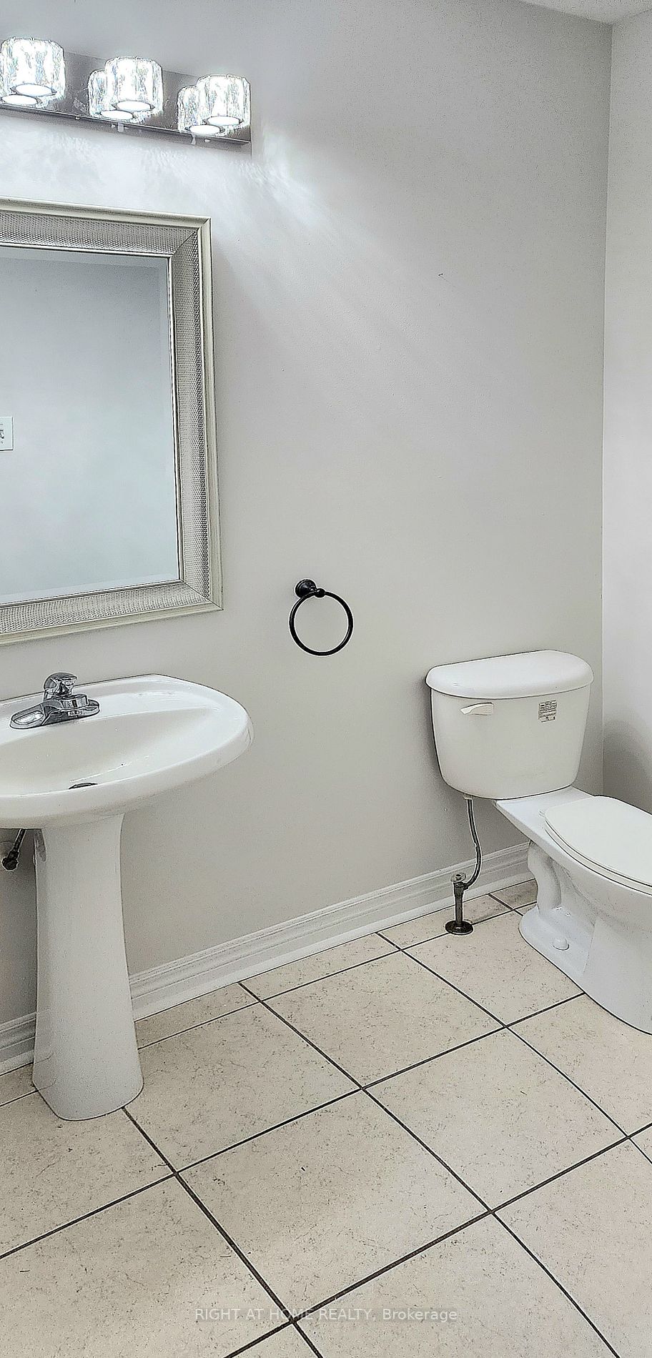 39 Bloom Cres