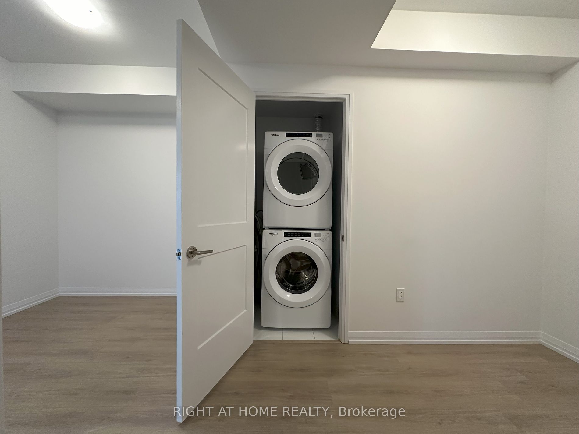 50 Dunfield Ave 1715