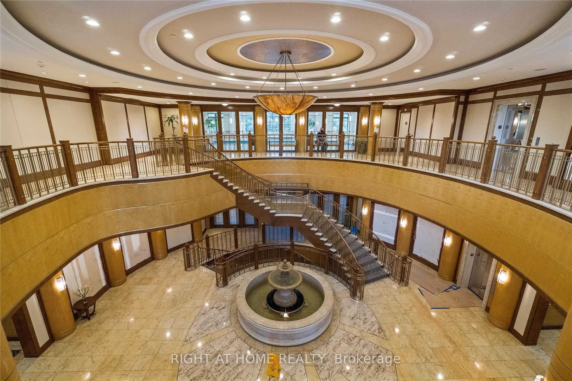 80 Harrison Garden Blvd 316