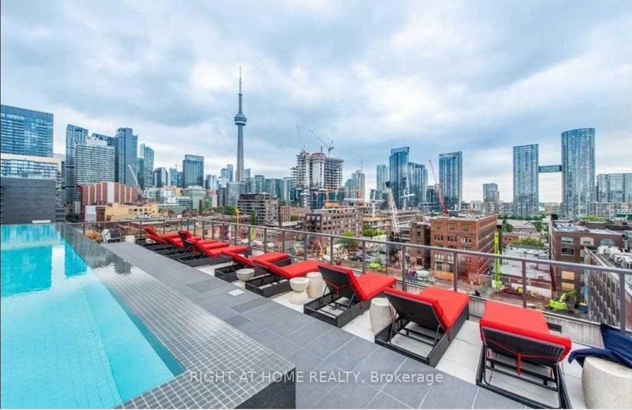 560 W King St 1004