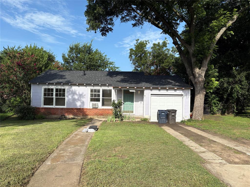 Cute Home on a large Cul da Sac lot, wood flooring, new roof, New HVAC to be installed before closing, one car garage,