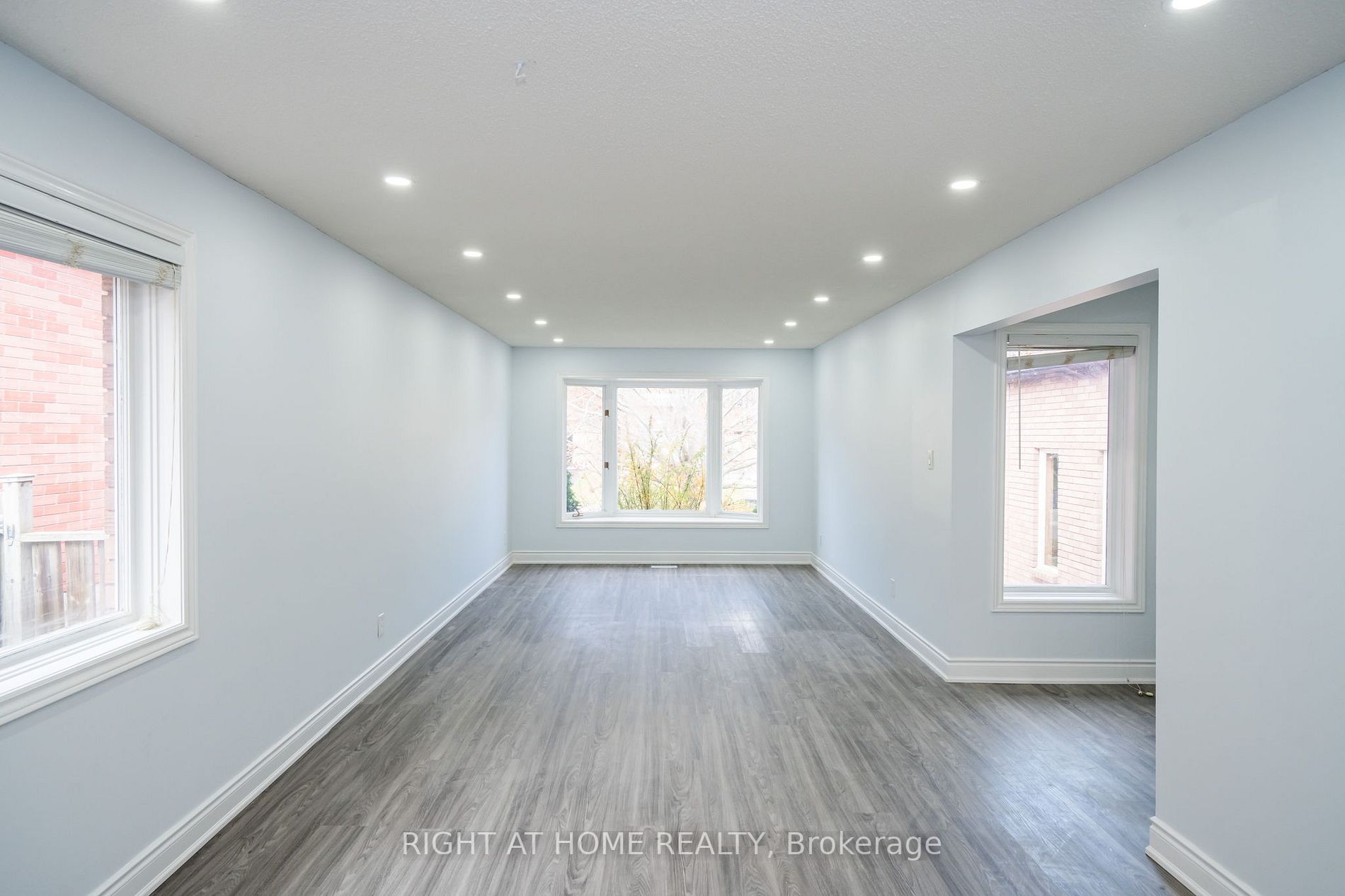 1052 Dina Cres