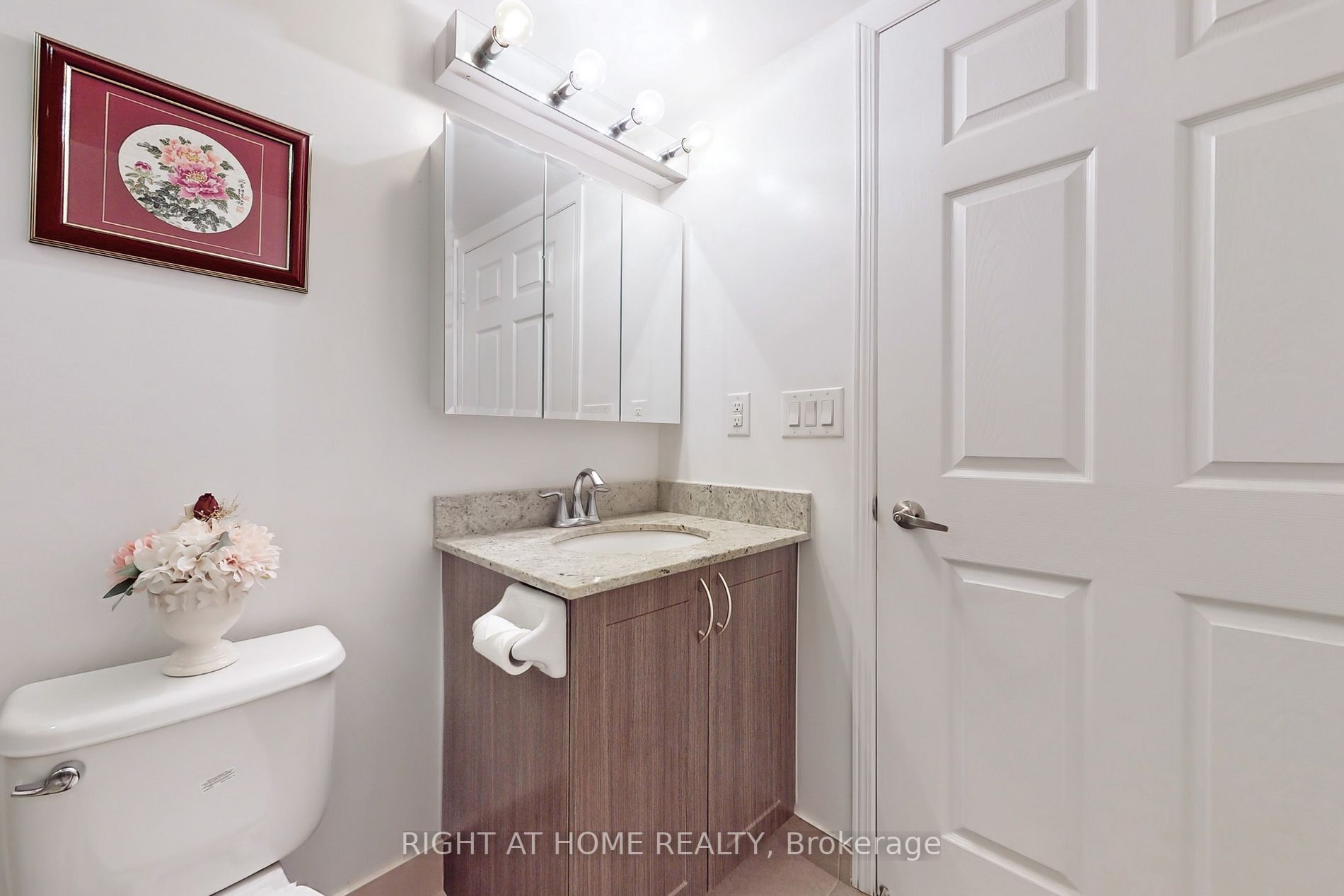 75 King William Cres 204