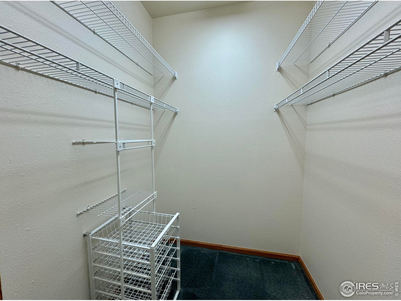 CASH BUYER BONUS for CLOSING IN 2024!!! Rare opportunity to live in the center of Fort Collins in a ranch style unit. This Townhome Style Condo is located in the ideal Five Oaks Village community. A short distance from Downtown Fort Collins, CSU, Whole Foods, Trader Joes, Restaurants, King Soopers.. and more. This home has an open floorplan, vaulted ceilings, gas fireplace, kitchen nook, separate dining, spacious primary bedroom with walk-in closet and full bath. Attached 2 car garage. A private patio that sits in a mature landscape common area. Freshly painted interior. Low HOA fees at $290/month. Non warrantable property. Closing date must be by December 30, 2024.