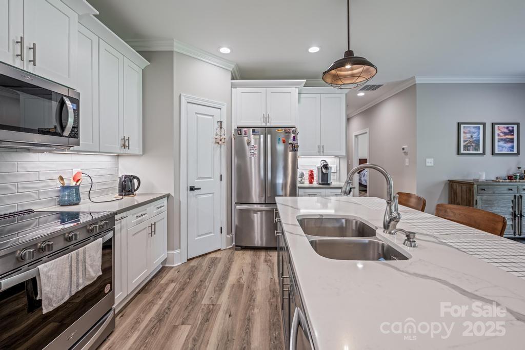 4594 N Wynswept Drive