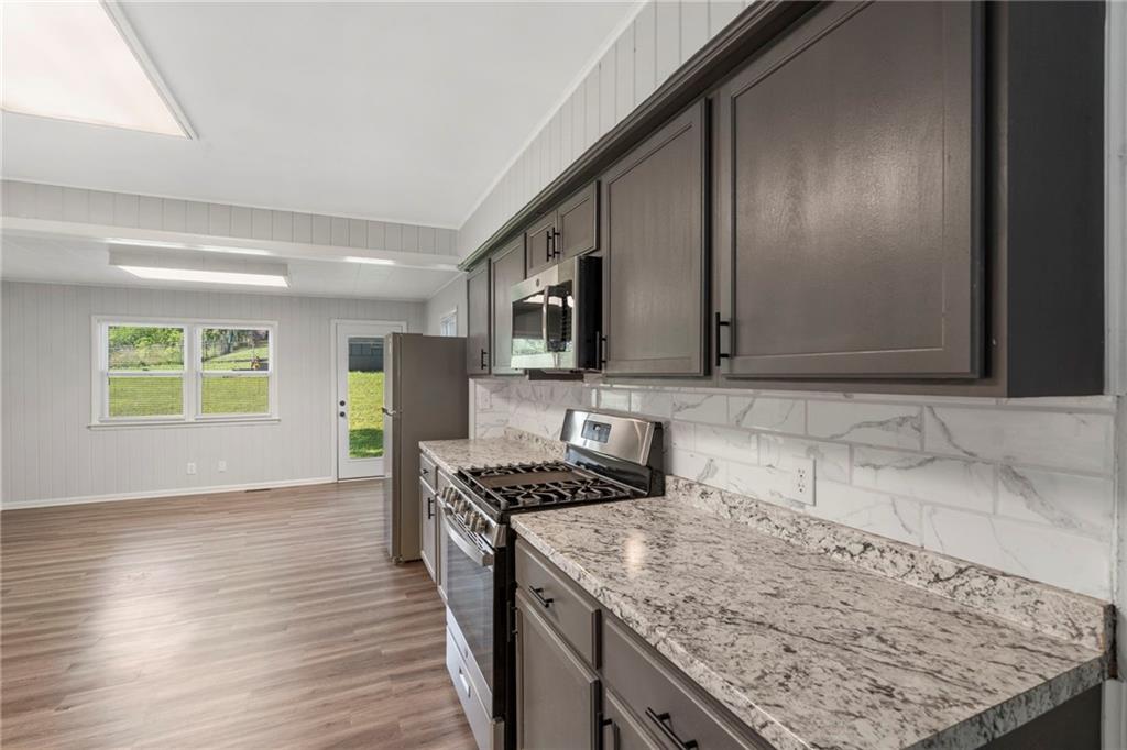 5211 NE 46th Terrace