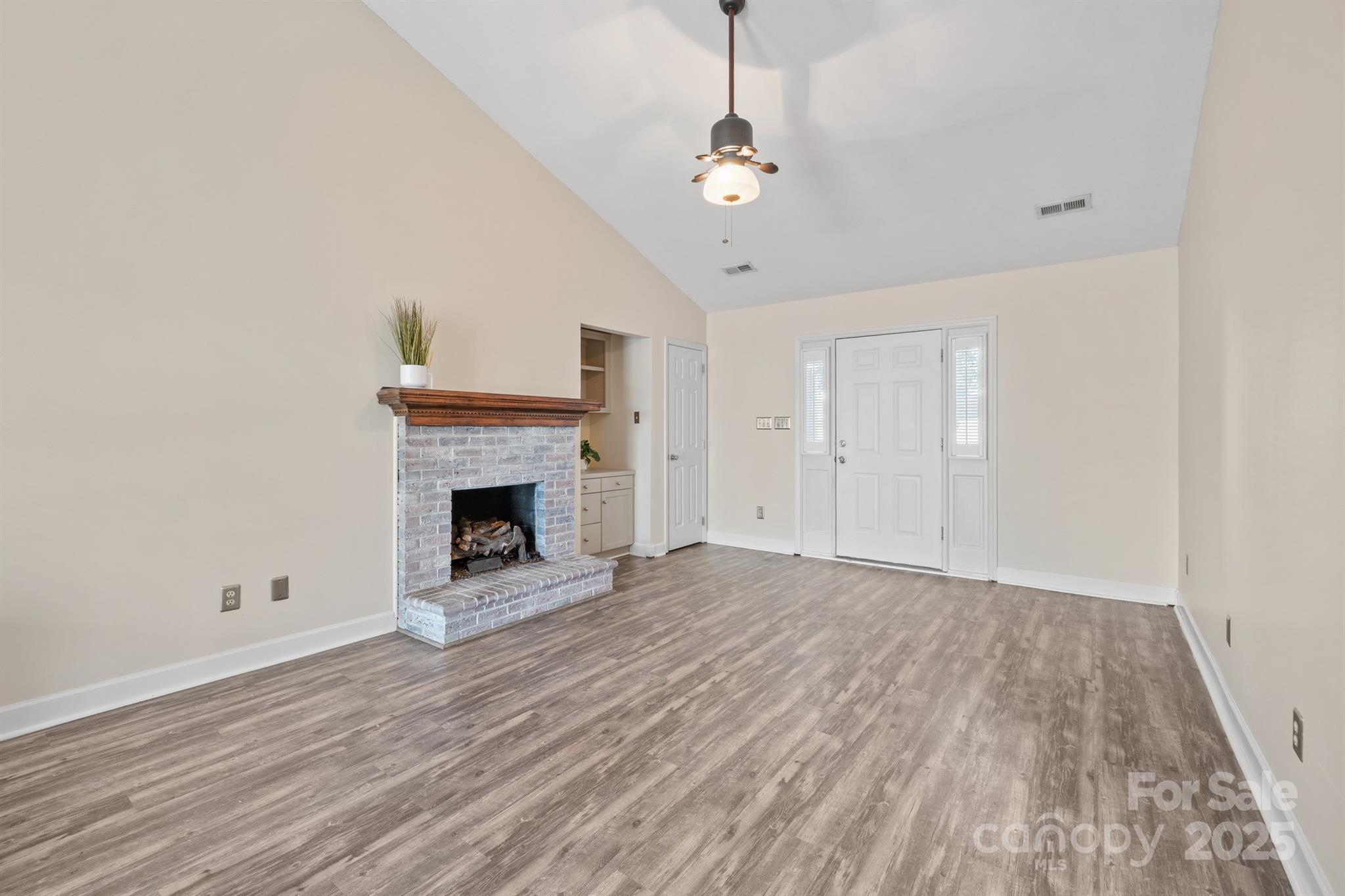 172 Valleybrook Drive