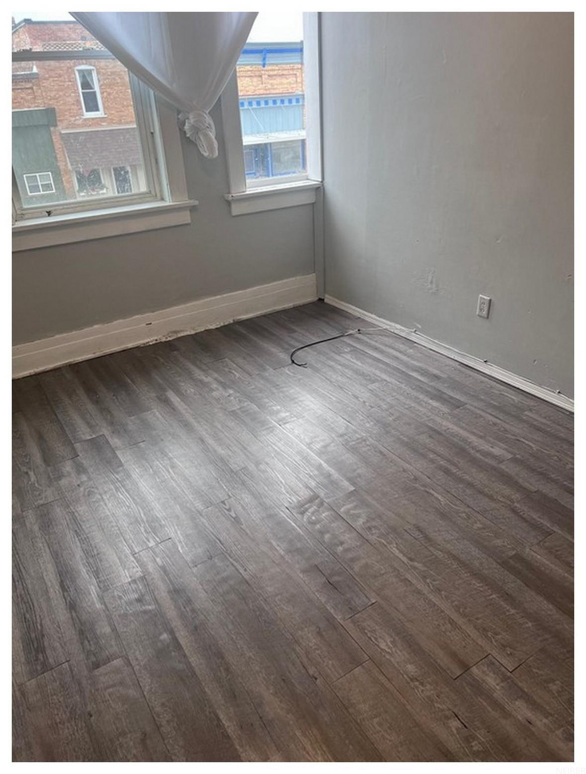 135 W Main Street 6