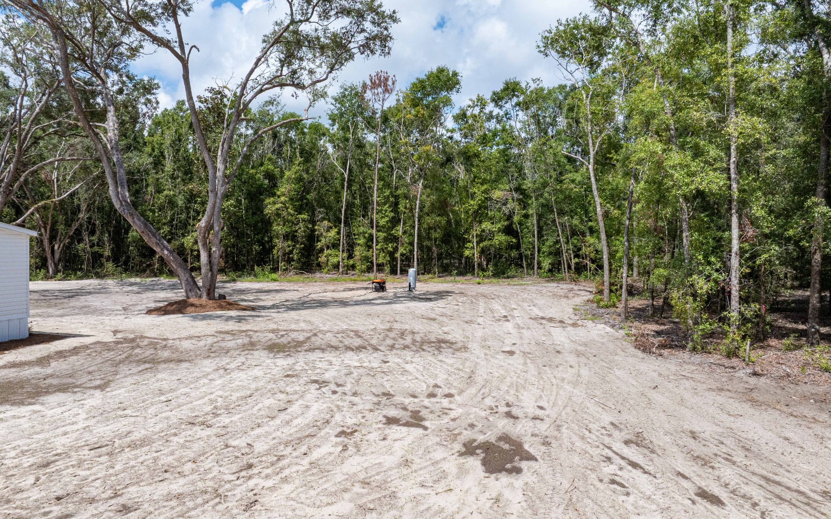 310 NE Weeping Willow Ln