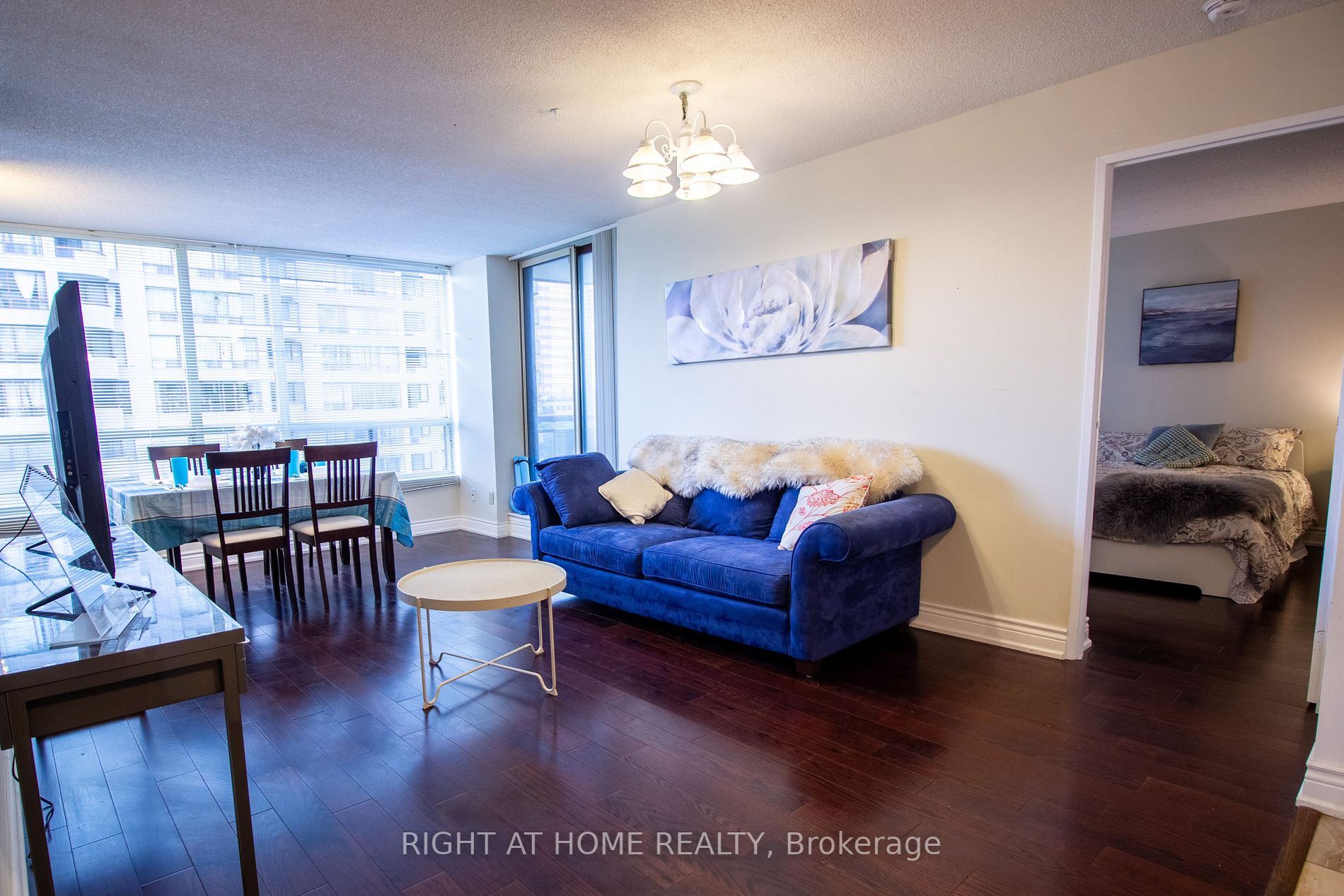 5785 Yonge St 505