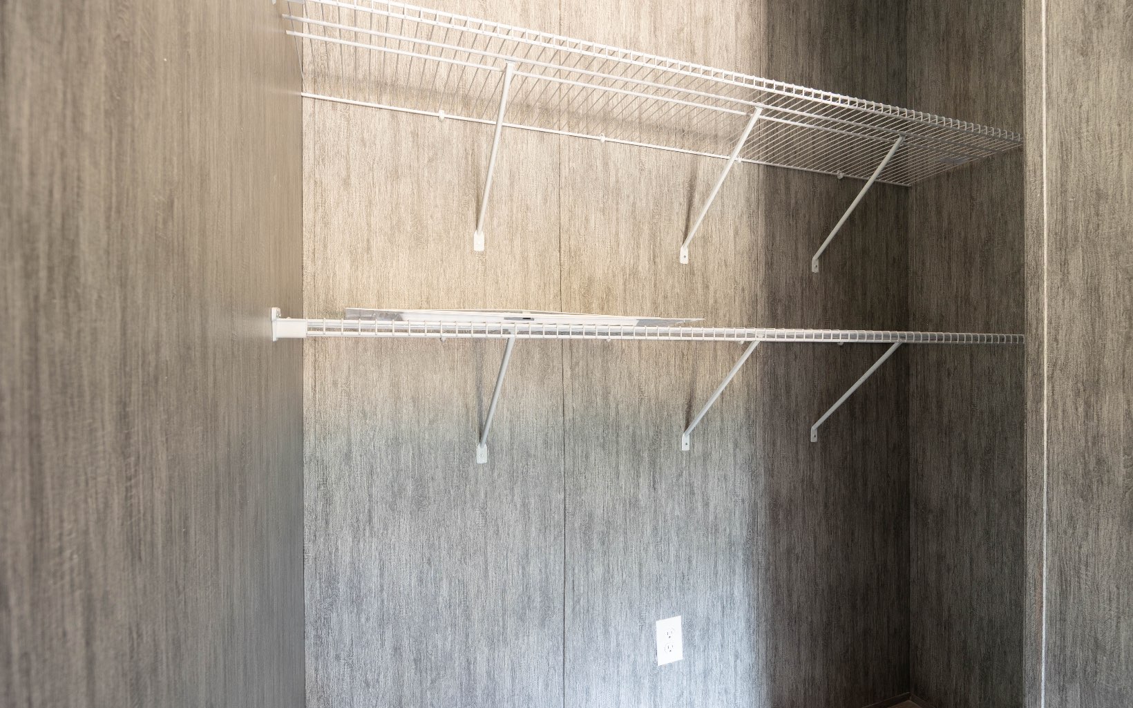 310 NE Weeping Willow Ln