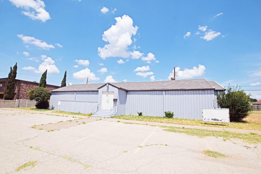 Just Lowered to 334,999.  Motivated Seller! Large metal building wirh offices . Was used as a church Good parking. Zoned multiuse for daycare, church, or can be turned into duplex or multiplex.  Great business opportunity  Call A realtor today!