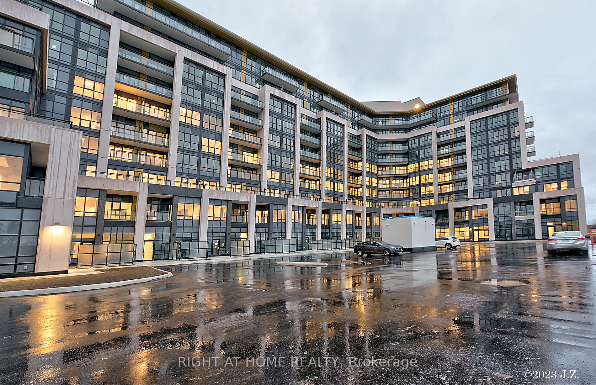 405 W Dundas St 112