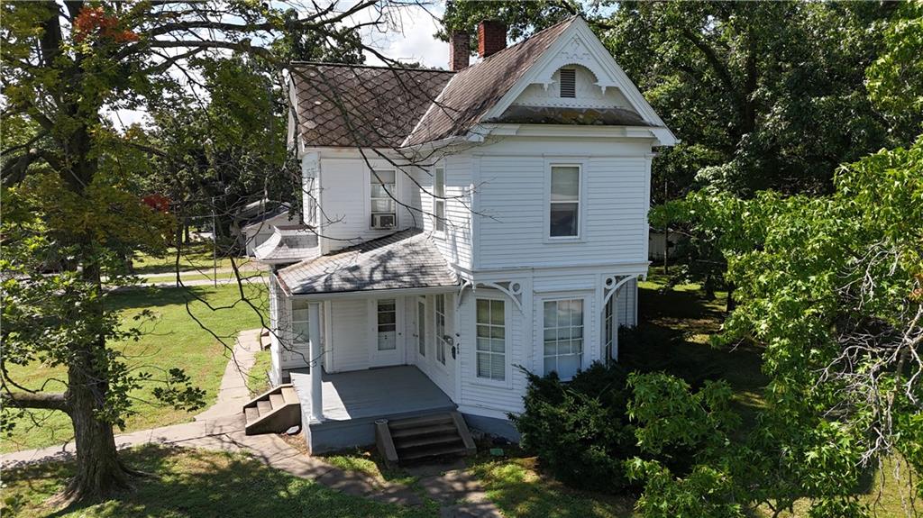 805 W Sycamore Street