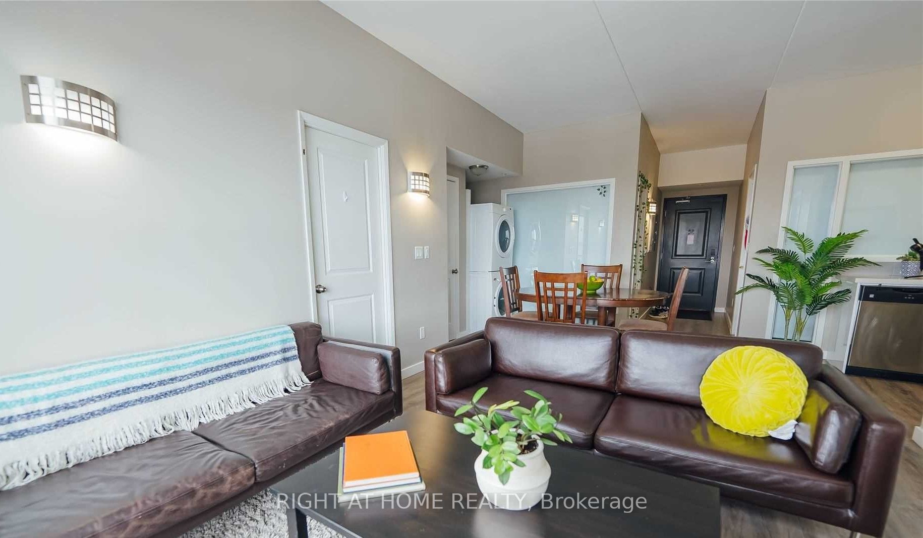 1291 Gordon St 627
