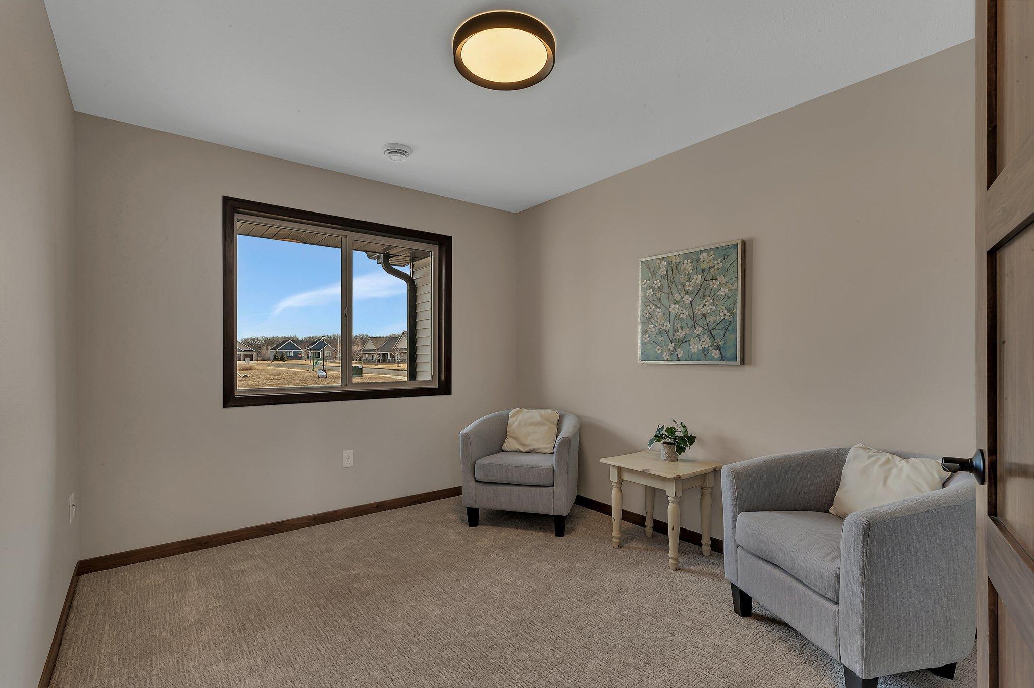 2000 Sandstone Loop N