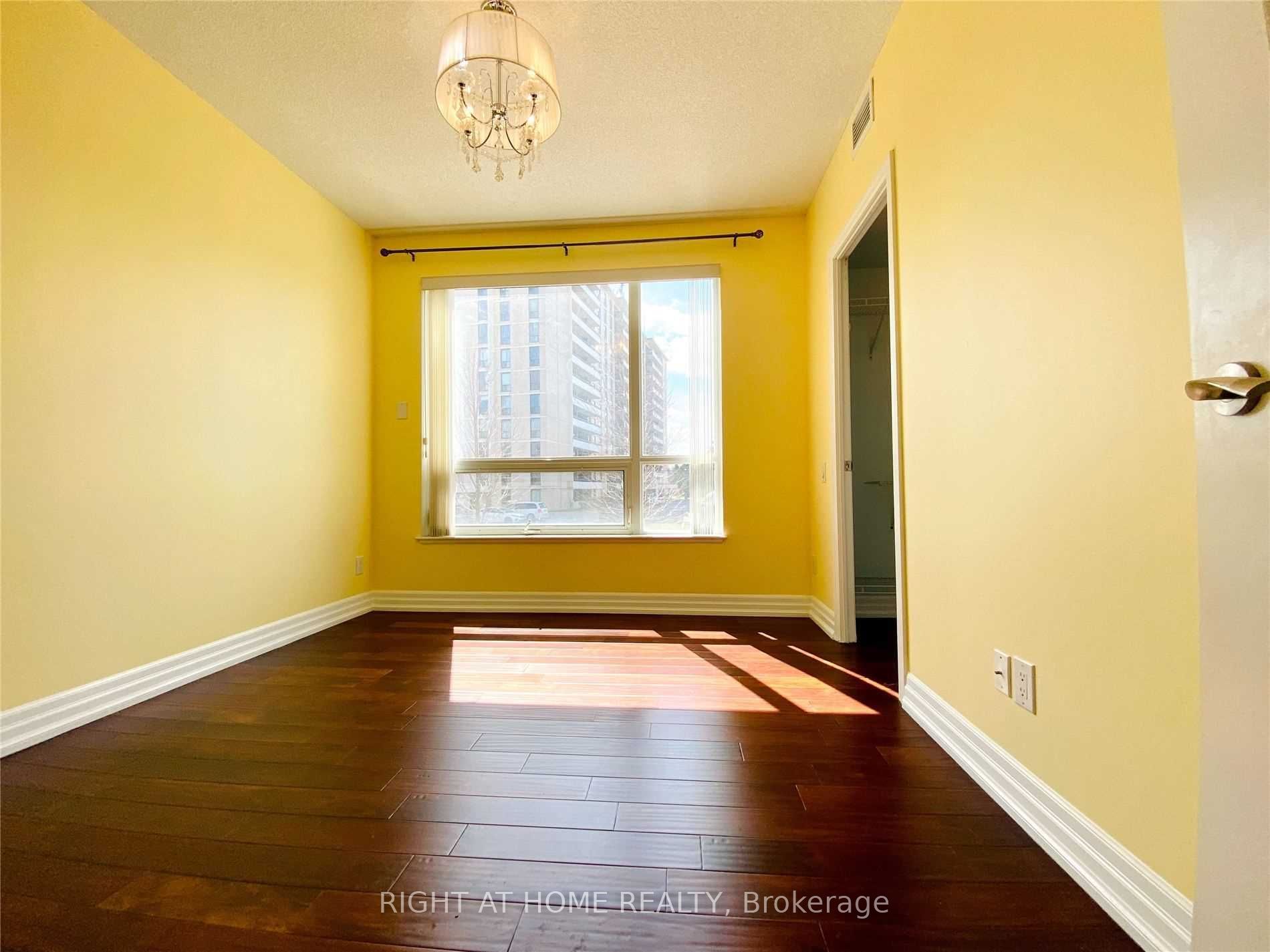 17 Ruddington Dr 202