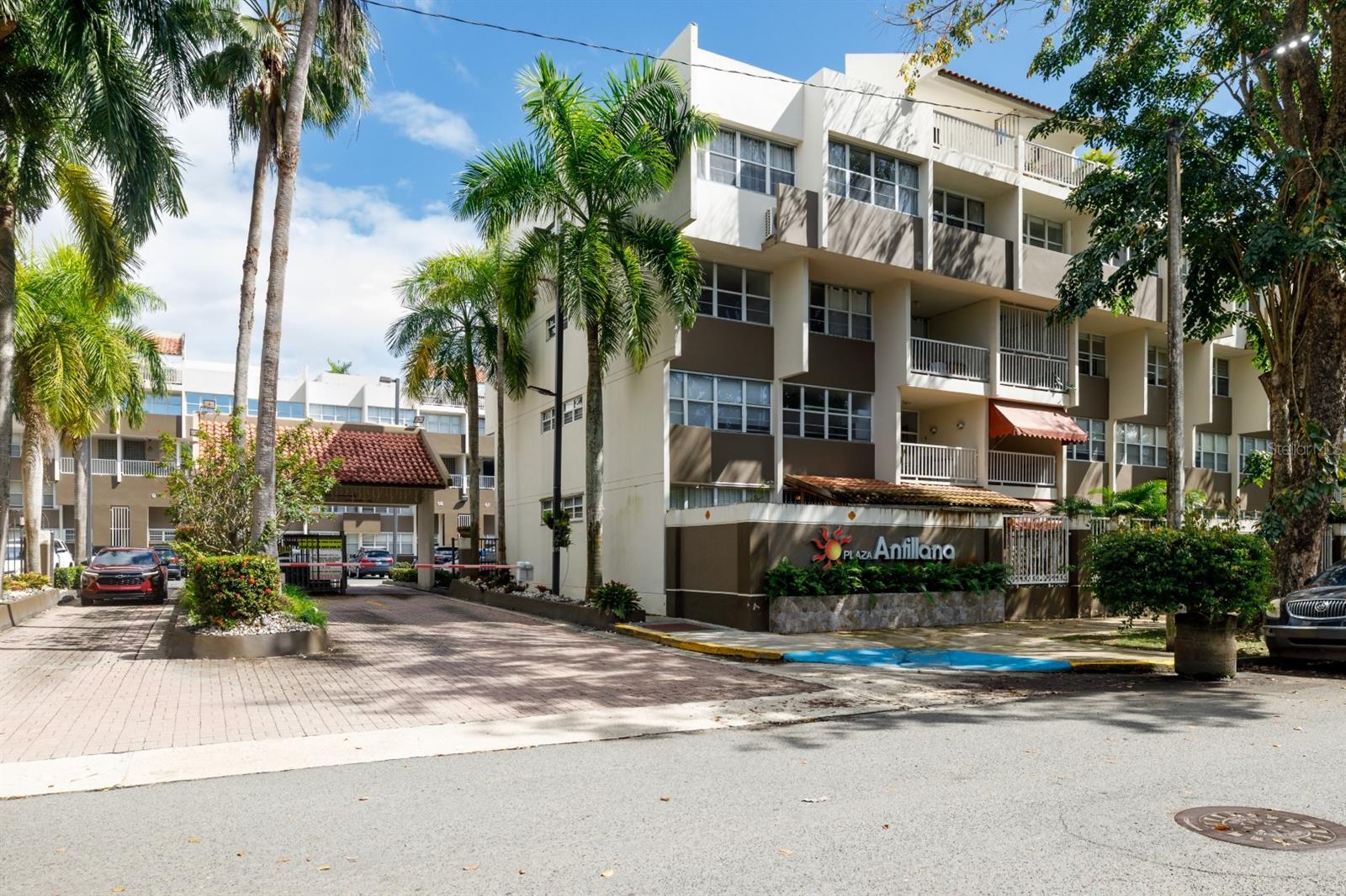 151 Av. Tte. César Luis González 3002