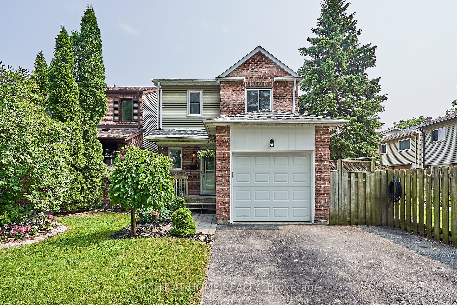 19 Greenfield Cres