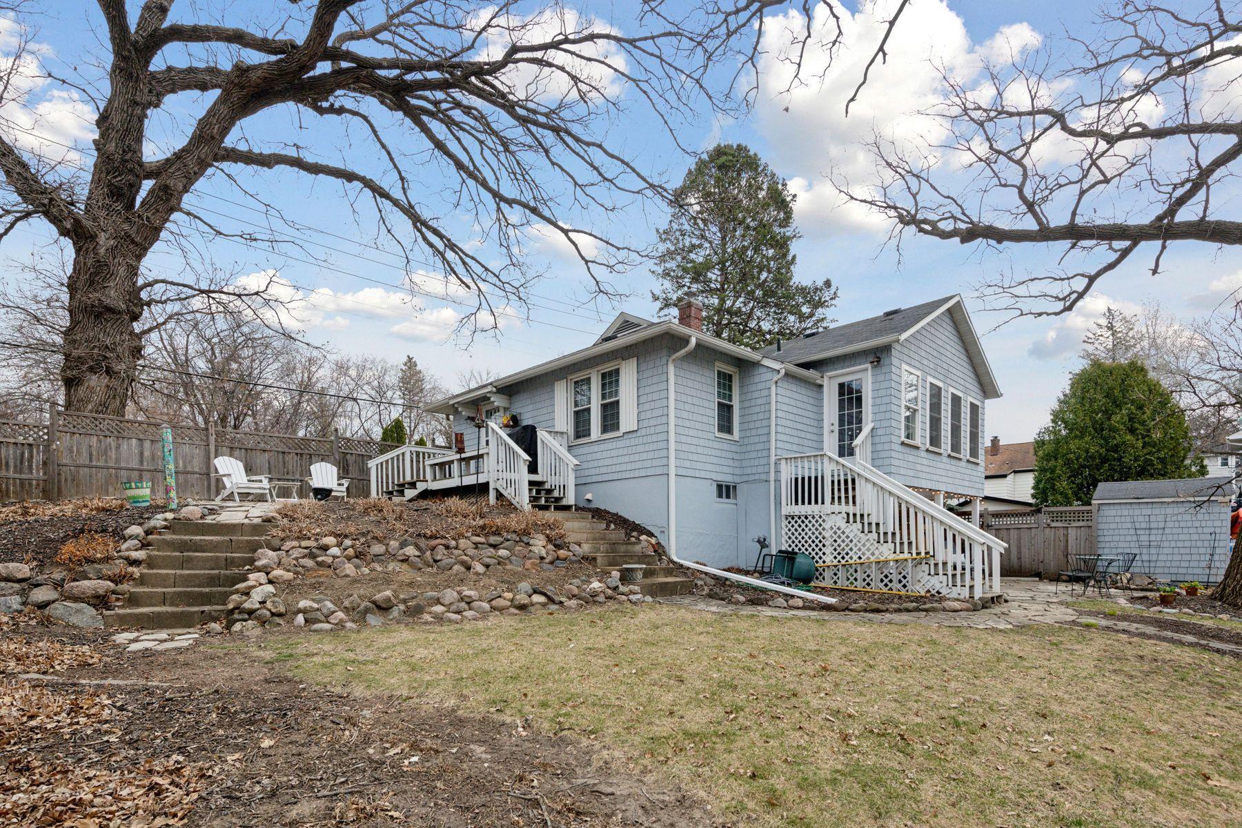 202 Oak Street