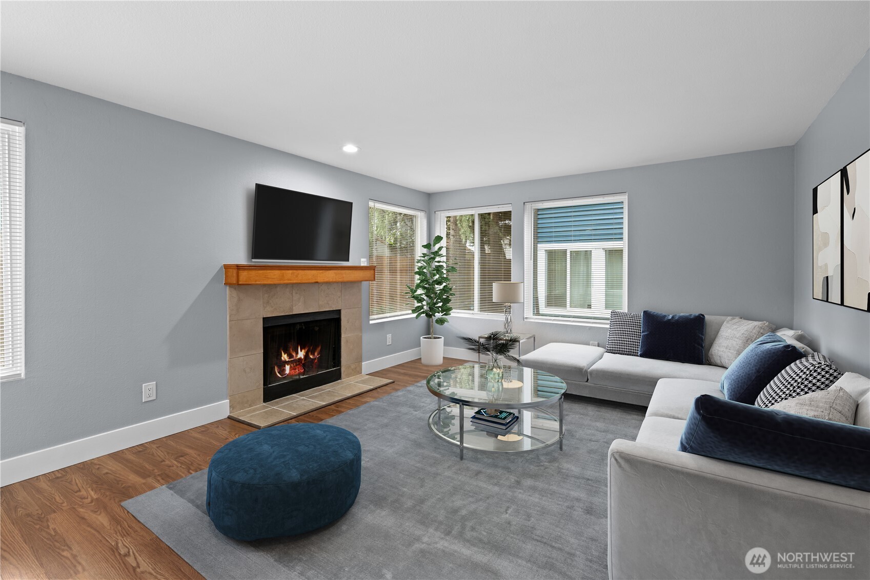 Fall in love with this move-in-ready condo w/ fresh interior paint, sleek granite countertops, & new bathroom vanities, creating a bright & modern feel. Enjoy a spacious living room perfect for relaxing & entertaining, plus a dedicated dining room for meals, hosting, or workspace flexibility. As a bonus, a home warranty is included!  Located in the well-maintained & modern Aspen Grove community, just minutes from Target, Trader Joe’s, Costco, Home Depot, & Lake Meridian Park — & with a Starbucks right across the street — this home offers unbeatable convenience in one of Kent’s most desirable locations. Benefit from nearby parks, quick access to Hwy 167, I-5, & Hwy 18, & a vibrant neighborhood with everything you need close by.