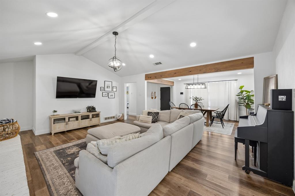 812 Prestwick Street