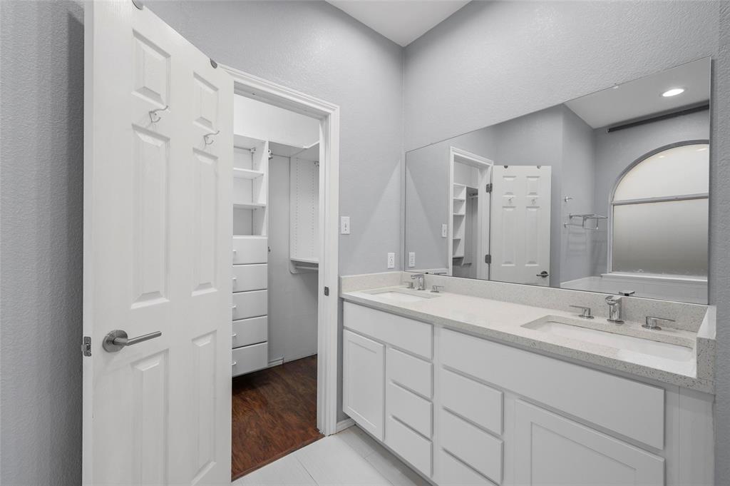 1819 Sandalwood Lane