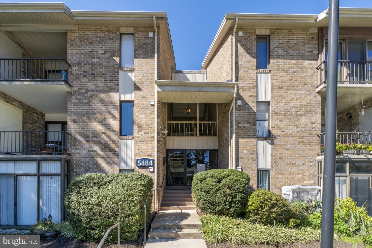 5484 Cedar Lane W B2