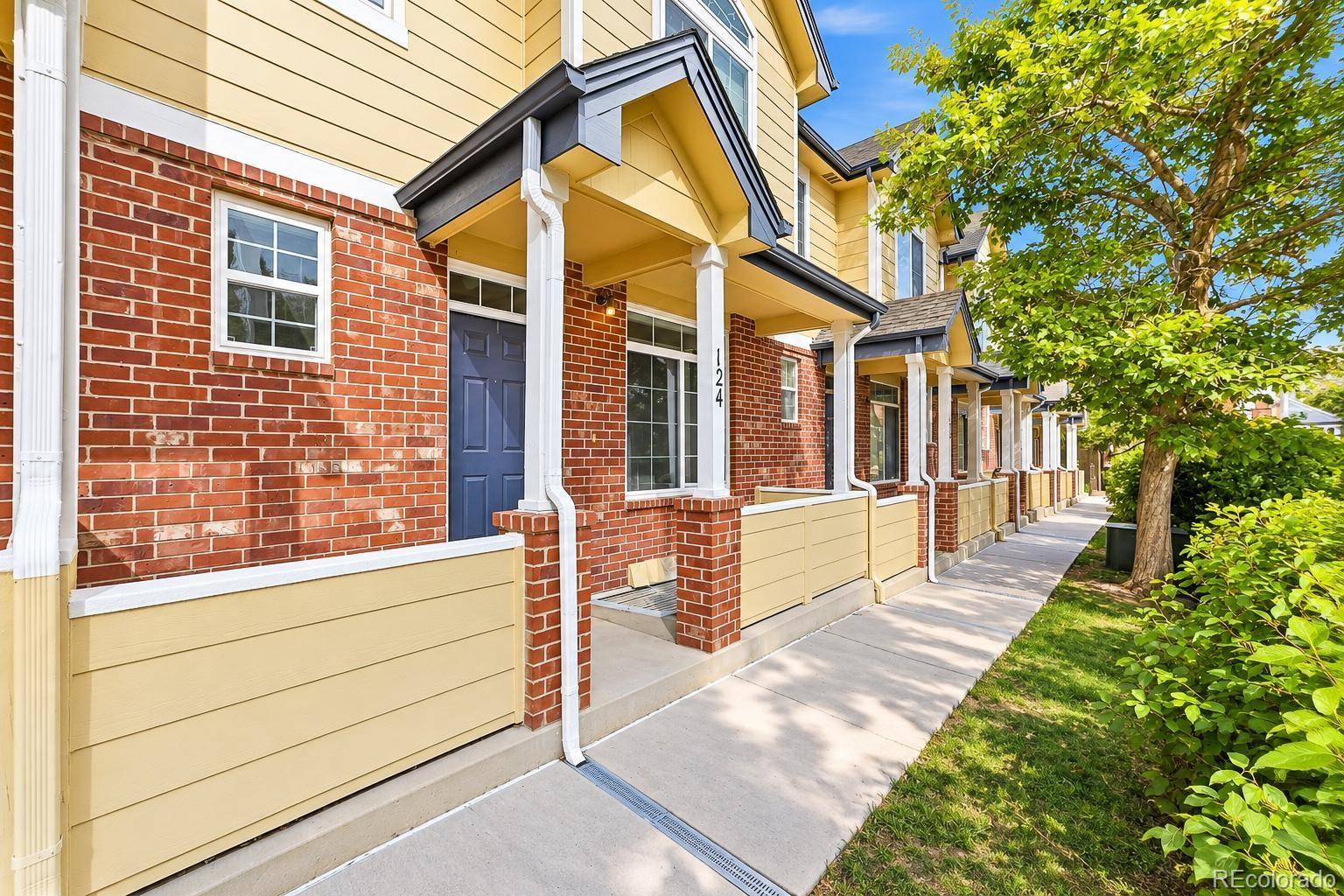 Welcome to this charming townhome in the desirable Rock Creek Ranch community. This home offers a comfortable layout with an unfinished basement providing flexible space for storage or future use. Enjoy the convenience of an attached garage and the low-maintenance lifestyle of townhome living. Residents enjoy access to community amenities, including a pool, clubhouse, fitness room, and outdoor spaces. Ideally located near trails, parks, shopping, dining, and convenient access to major roads. Don’t miss the opportunity to make this home your own in the sought-after Rock Creek Ranch community!Fresh new coat of paint